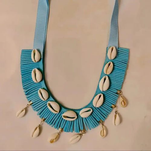 Cowrie shell handcrafted western choker necklace – boho beach everyday jewellery for women – Oneofé
