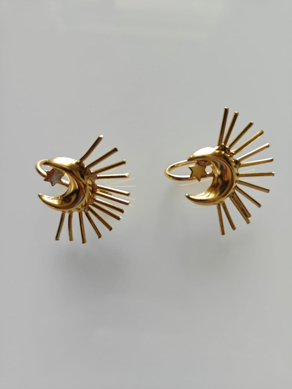 Stylish Gold Color Amrapali Hansli Necklace — missing
