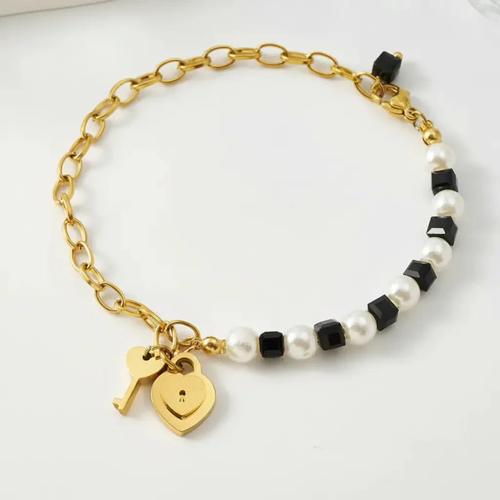 Heart shape rhinestone inlay electroplated bracelet – everyday glam jewellery for women – Oneofé